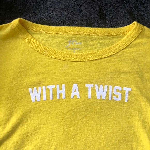 J. Crew Tops - 🍋🍹✨J. Crew “With A Twist” Tee | J4302